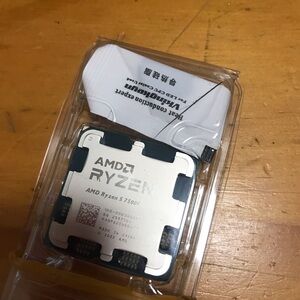 AMD Ryzen 5 7500F Processor - Black and Silver